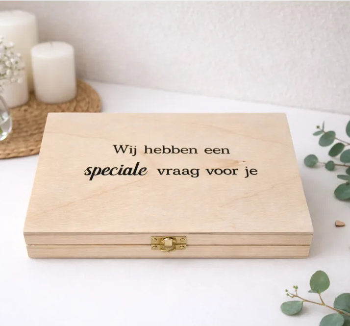 Een speciale vraag voor een ceremoniemeester, kistje om ceremoniemeester te vragen voor bruiloft.