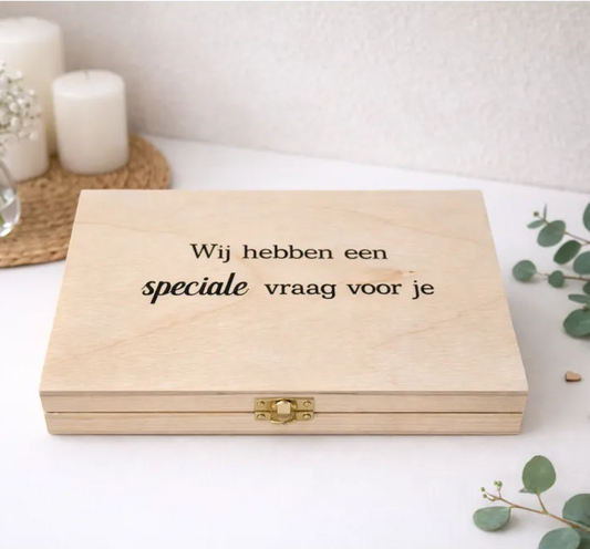 Een speciale vraag voor een ceremoniemeester, kistje om ceremoniemeester te vragen voor bruiloft.