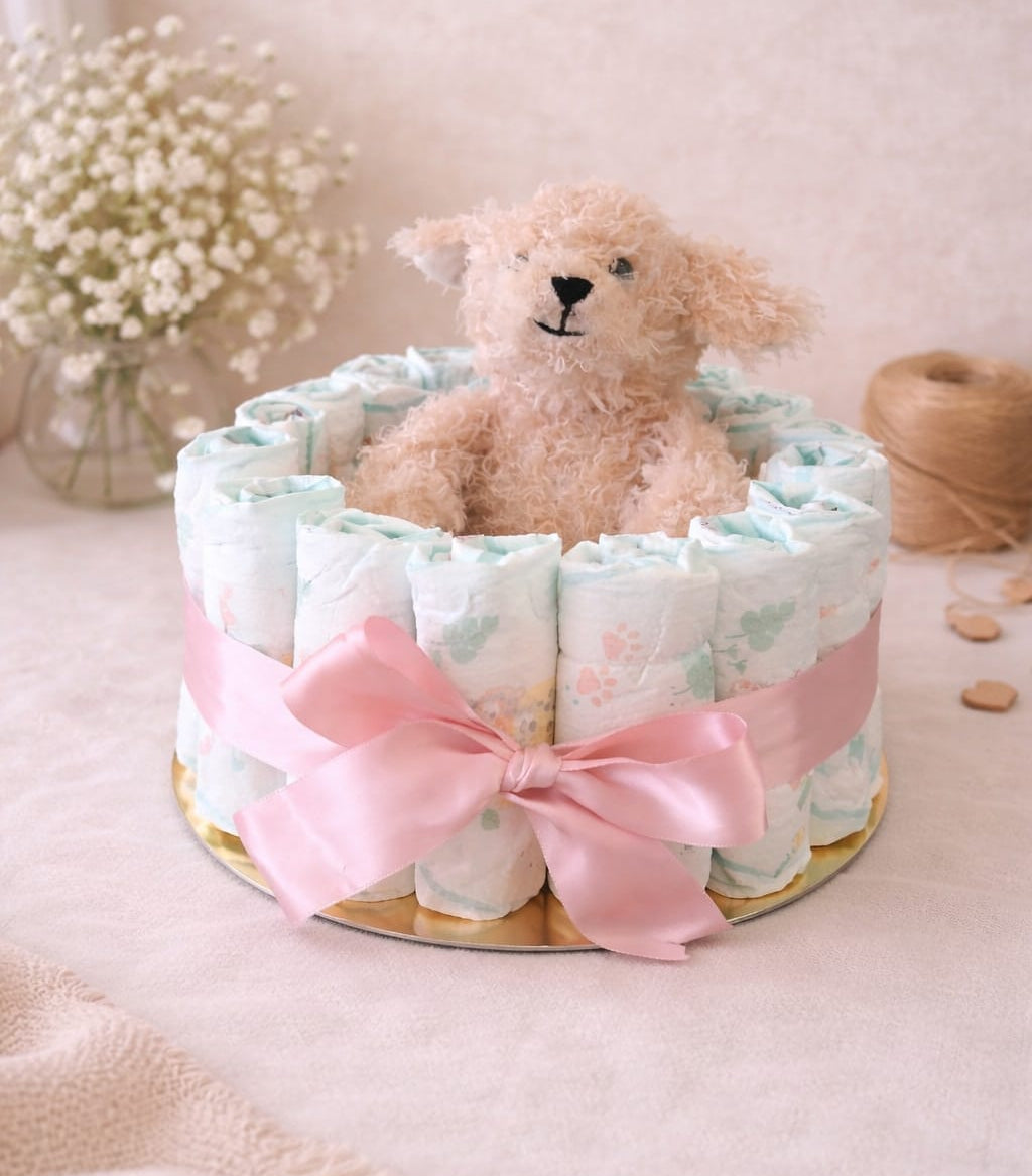 Luiertaart meisje met knuffel en roze lint, baby cadeau van luiers, origineel kraamcadeau geboorte meisje
