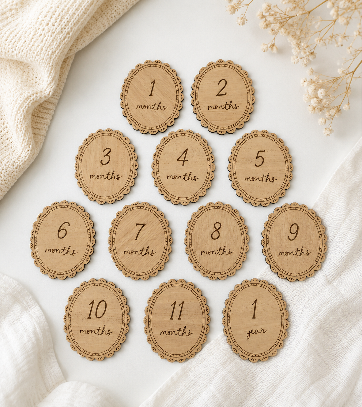 houten mijlpaalkaarten met rond lopende rand. mijlpaalkaartenset van 12 stuks