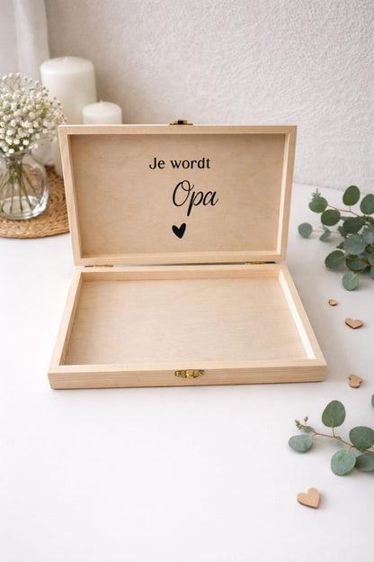 Houten bewaarkistje met tekst “je wordt opa”, origineel zwangerschapsaankondiging cadeau voor een toekomstige opa