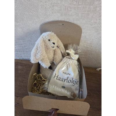 Kraamcadeau - knuffel met bewaarzakje