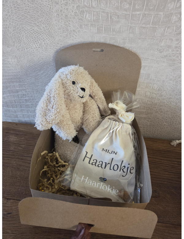 Kraamcadeau - knuffel met bewaarzakje