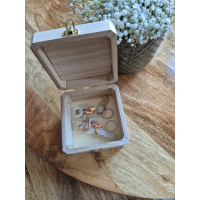 Doosje voor haarspulletjes